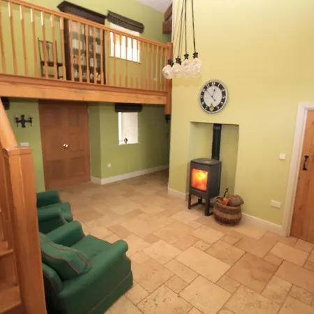Country Retreat, Hot Tub, Games Room, Dog Friendly Feriehus