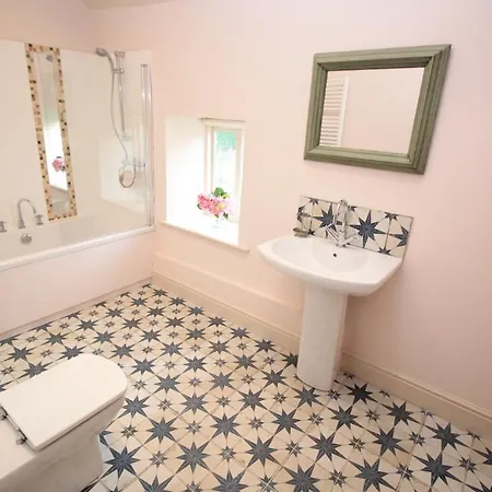 Country Retreat, Hot Tub, Games Room, Dog Friendly Feriehus *