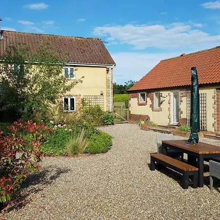 Country Retreat, Hot Tub, Games Room, Dog Friendly * Ganton