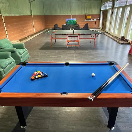 Feriehus Country Retreat, Hot Tub, Games Room, Dog Friendly *