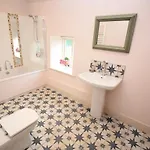 Country Retreat, Hot Tub, Games Room, Dog Friendly בית נופש *