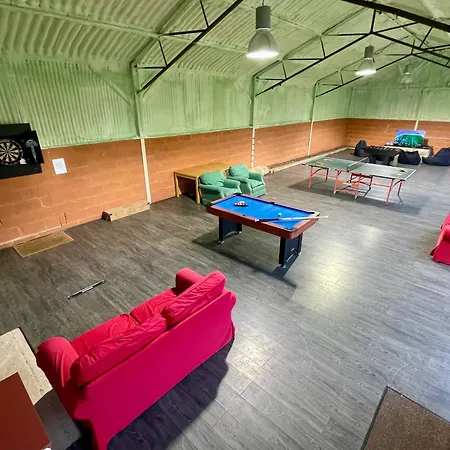 Country Retreat, Hot Tub, Games Room, Dog Friendly